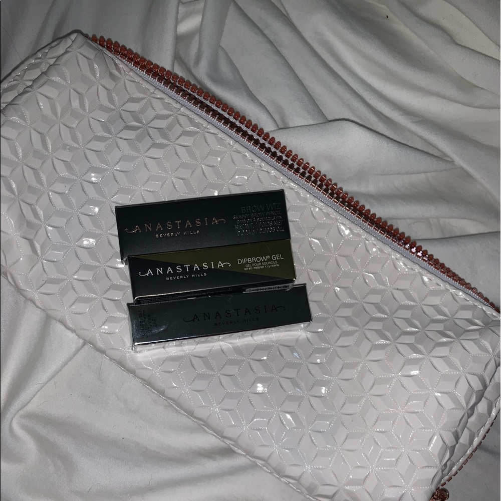Anastasia Long Cosmetic Bag with 3 Products NEW